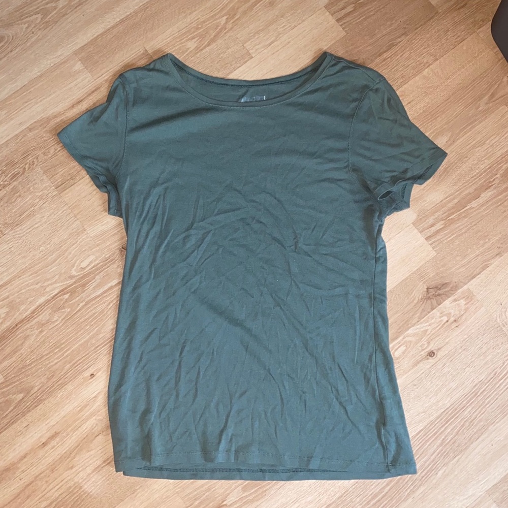 Old navy t shirt